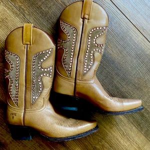 FRYE Daisy Duke boots size 6